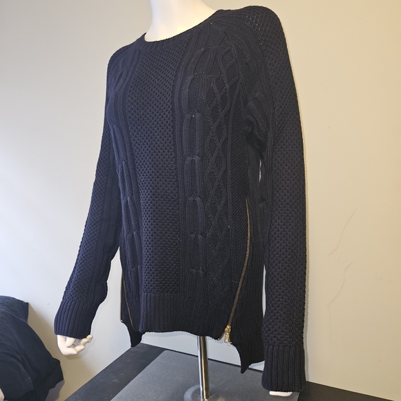 Sweater - Picture 3 of 7